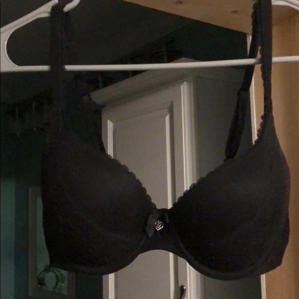 Victoria’s Secret convertible bra size 32D